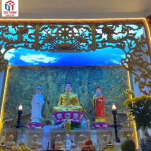 Mẫu trần xuyên sáng tại chùa