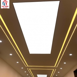 Trần trắng xuyên sáng